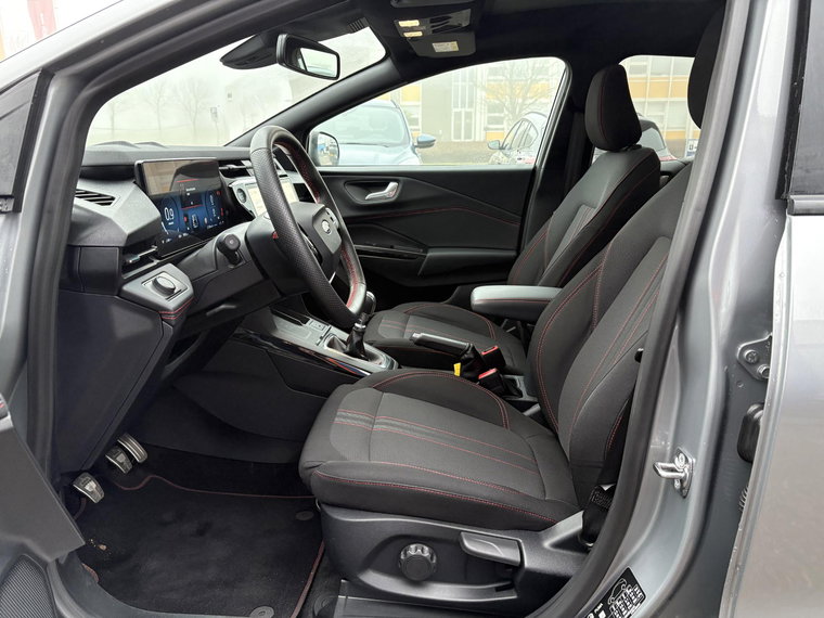 Vehicle Image 14