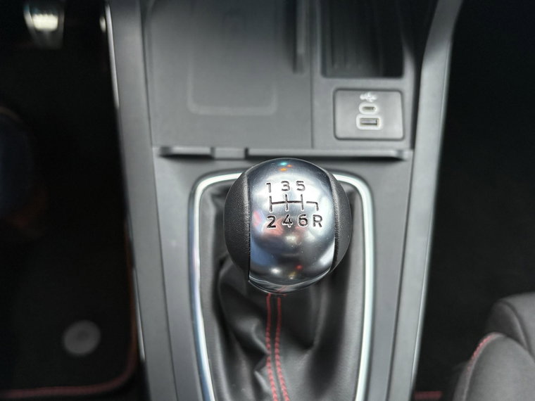Vehicle Image 25