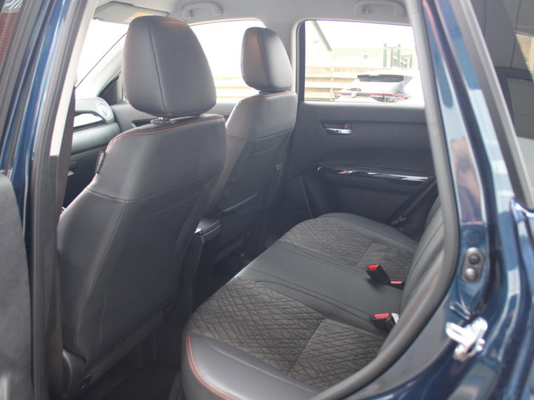 Vehicle Image 13