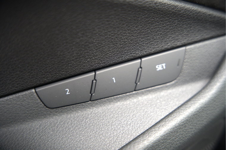 Vehicle Image 28
