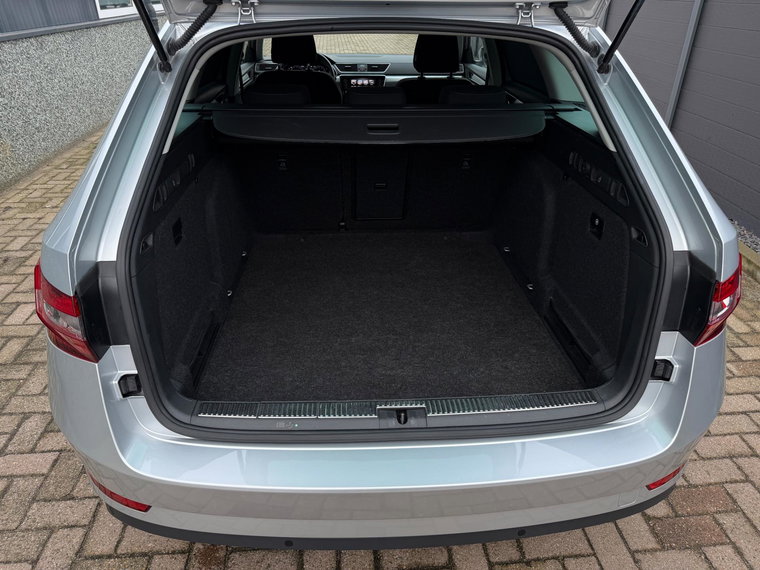 Vehicle Image 38