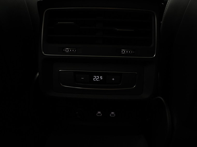 Vehicle Image 29