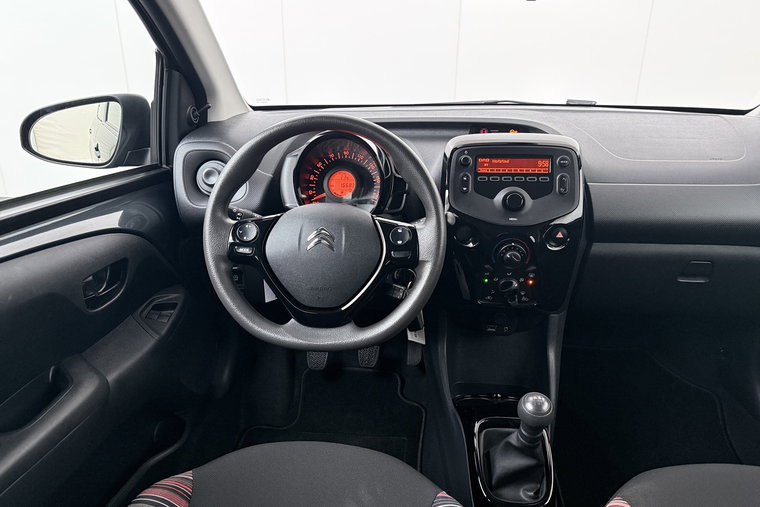 Vehicle Image 8