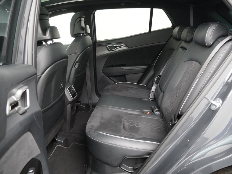 Vehicle Image 35
