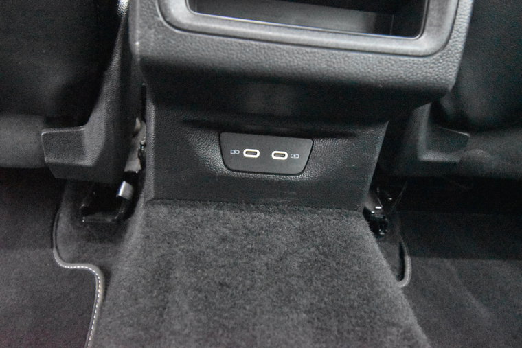 Vehicle Image 27
