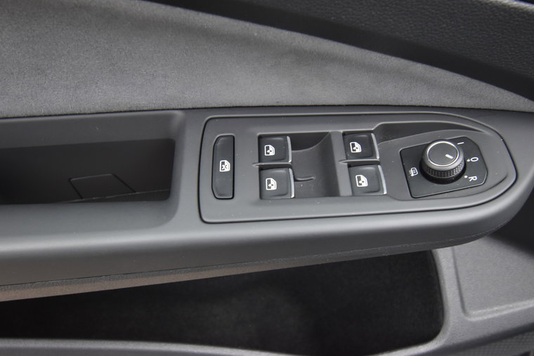 Vehicle Image 28