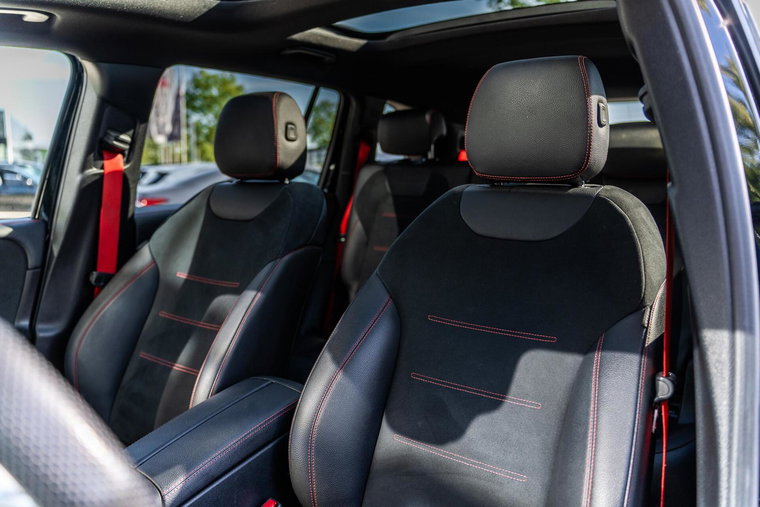 Vehicle Image 13