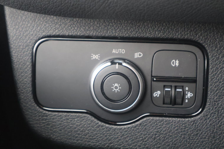 Vehicle Image 38