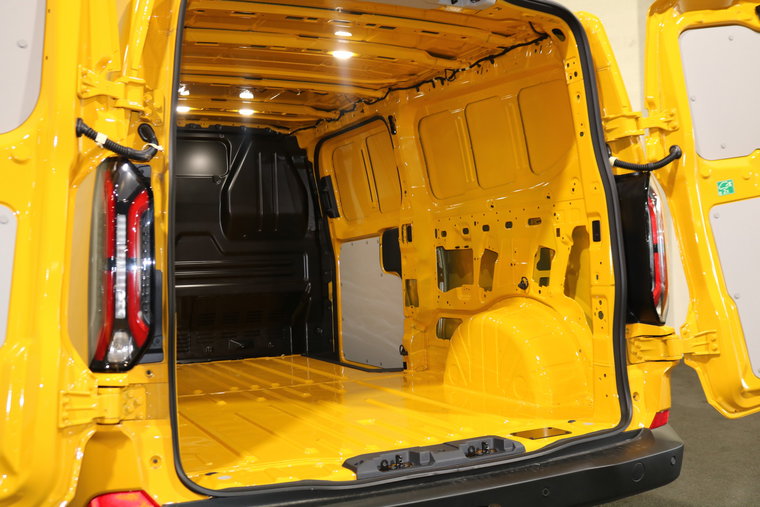 Vehicle Image 13