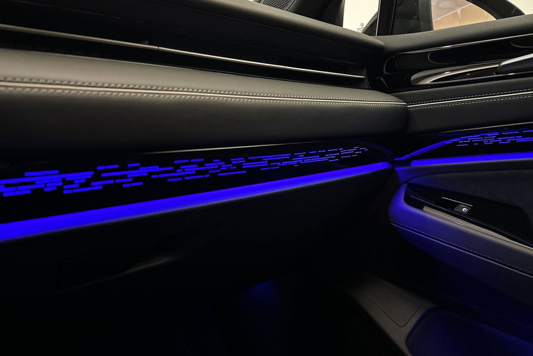 Vehicle Image 25