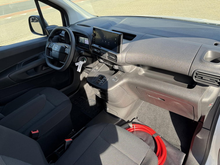 Vehicle Image 24