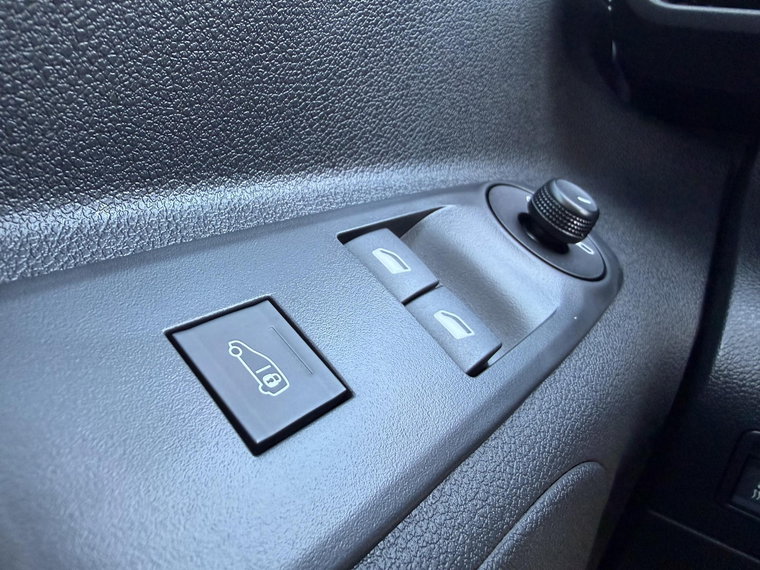 Vehicle Image 27