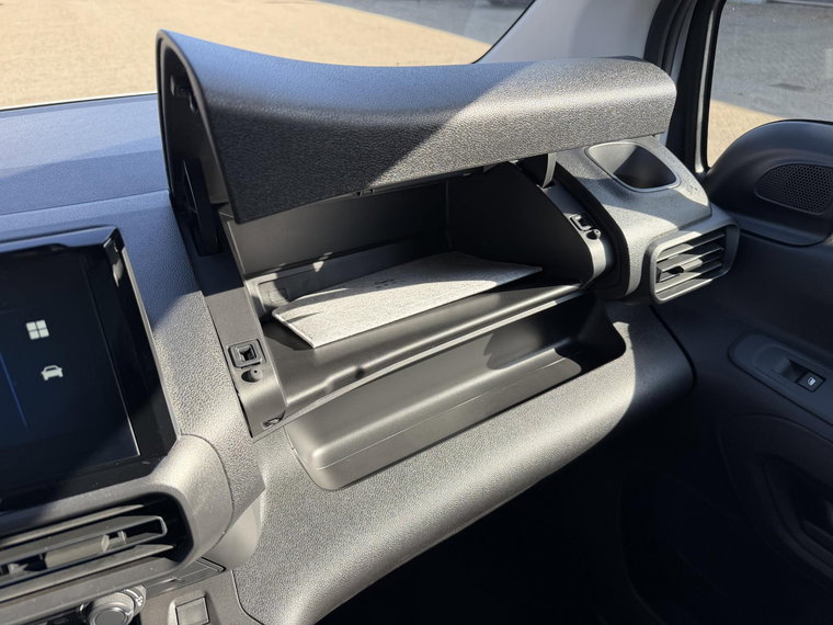 Vehicle Image 45