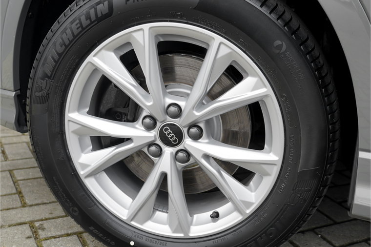 Vehicle Image 21