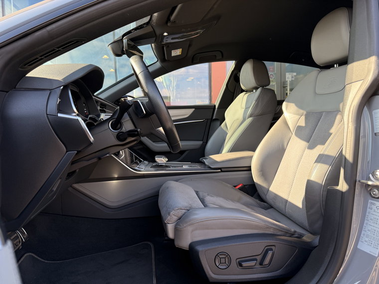Vehicle Image 37