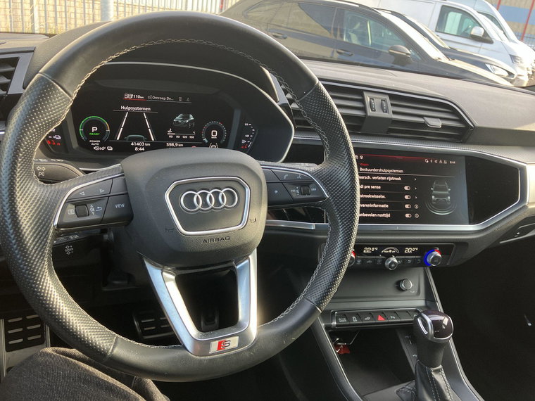 Vehicle Image 17