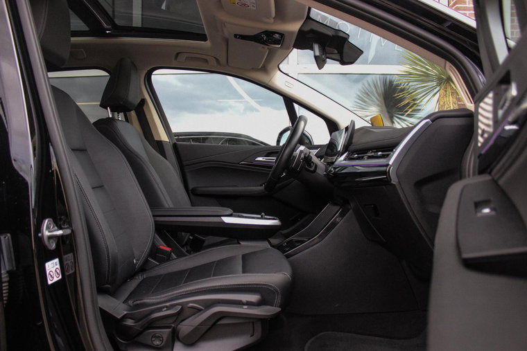 Vehicle Image 15