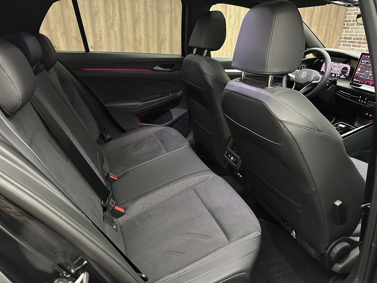 Vehicle Image 38