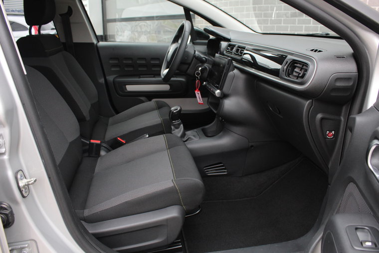Vehicle Image 21