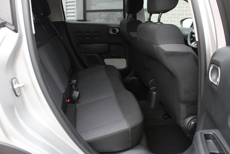 Vehicle Image 23