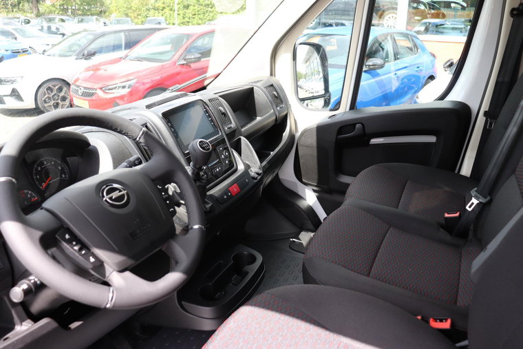 Vehicle Image 14