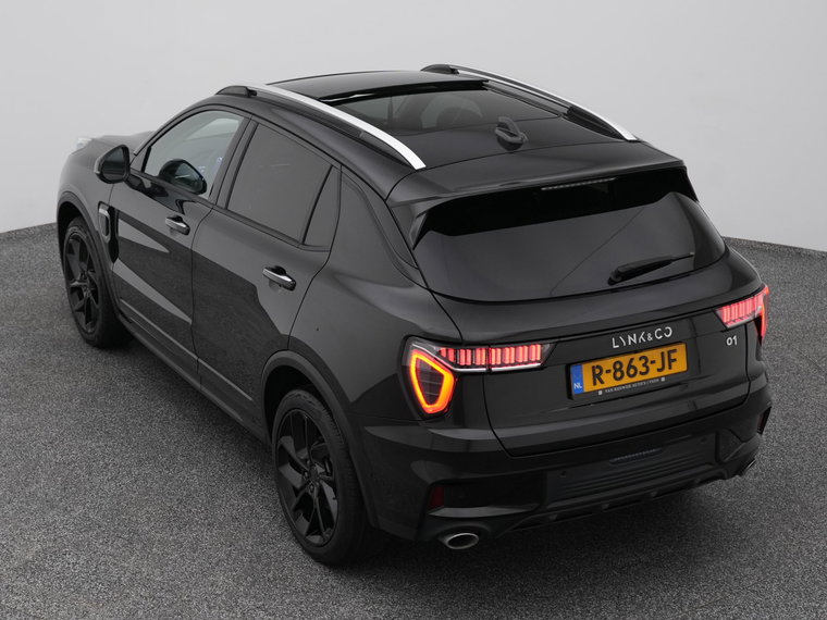 Vehicle Image 25