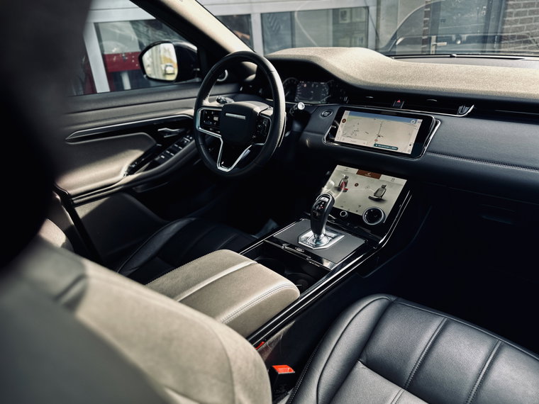 Vehicle Image 23