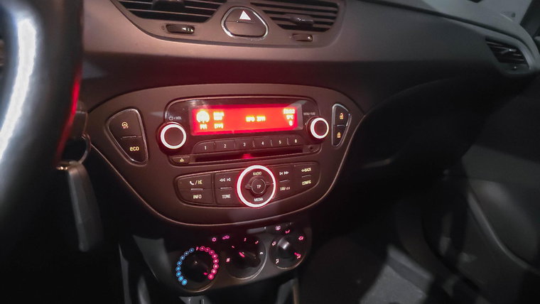 Vehicle Image 16
