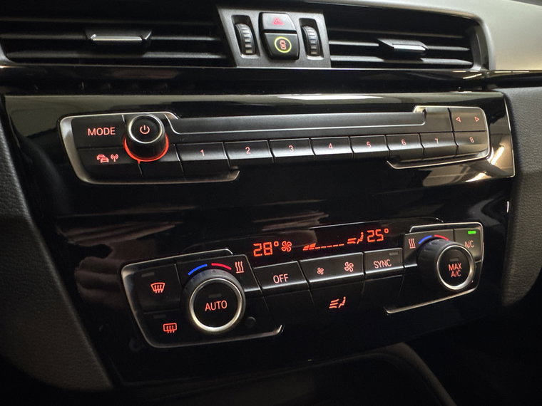 Vehicle Image 26