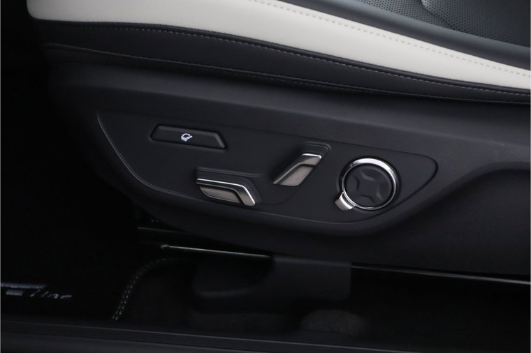 Vehicle Image 40