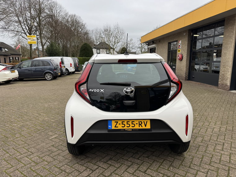 Vehicle Image 16