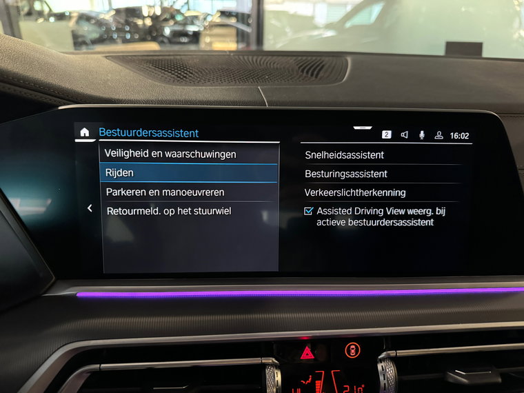 Vehicle Image 38