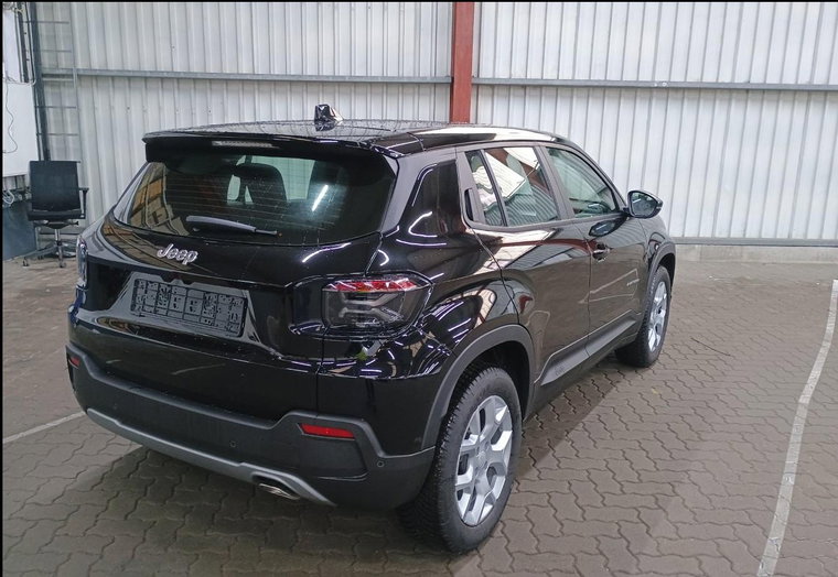 Vehicle Image 4