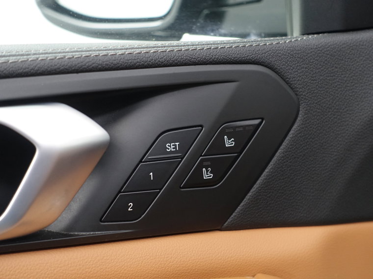 Vehicle Image 26