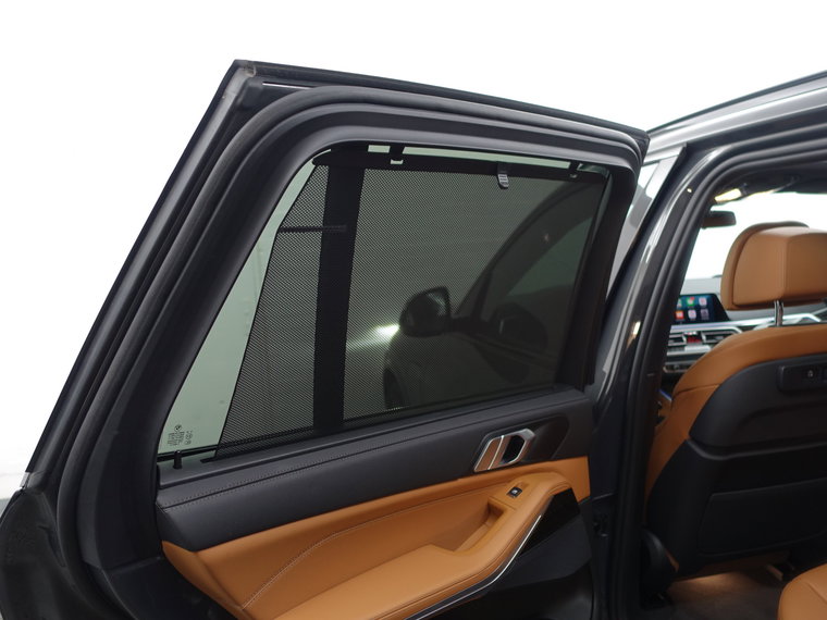 Vehicle Image 32