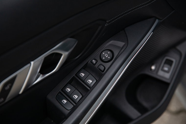Vehicle Image 24