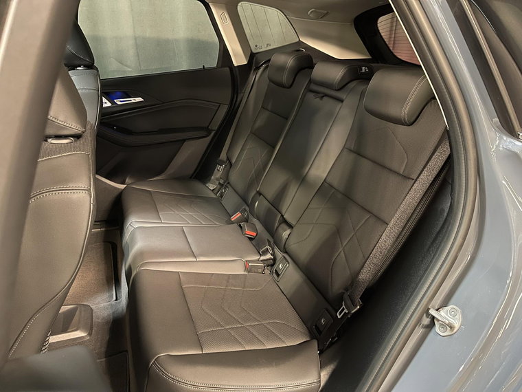 Vehicle Image 40