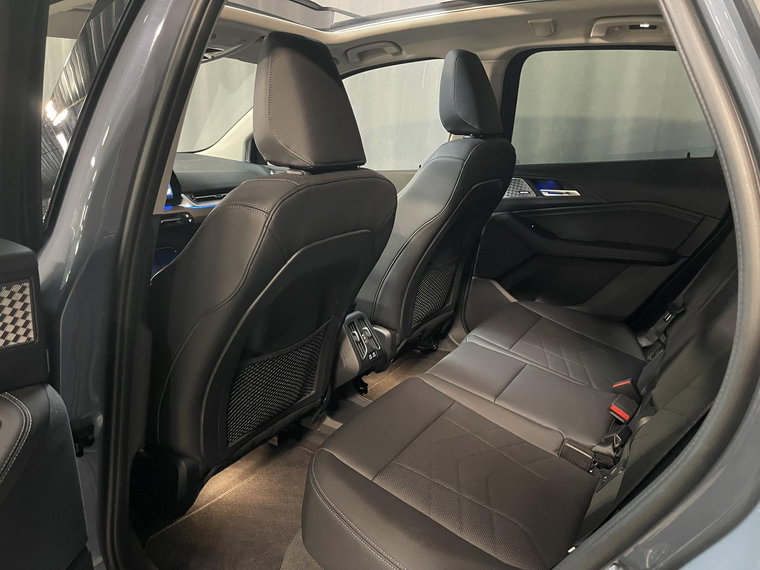 Vehicle Image 41