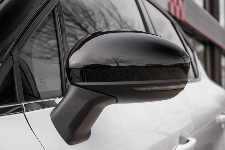 Vehicle Image 32