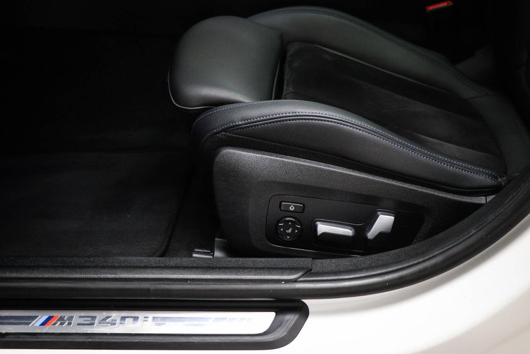 Vehicle Image 37