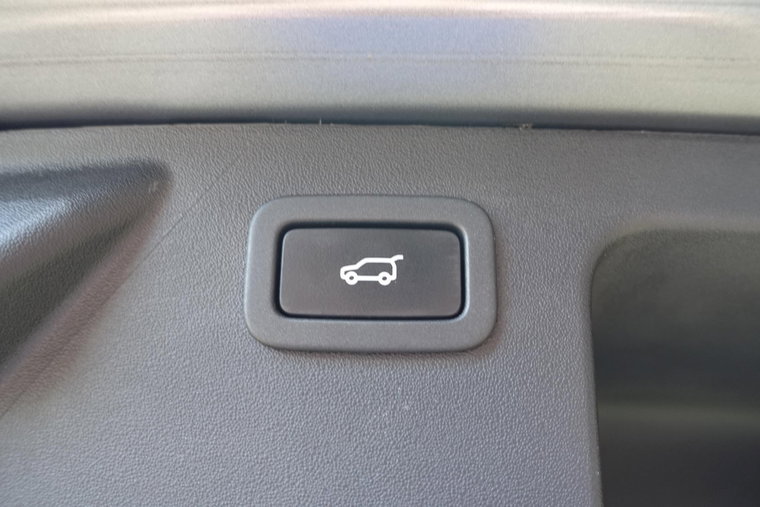 Vehicle Image 24
