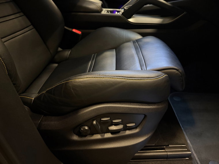 Vehicle Image 30