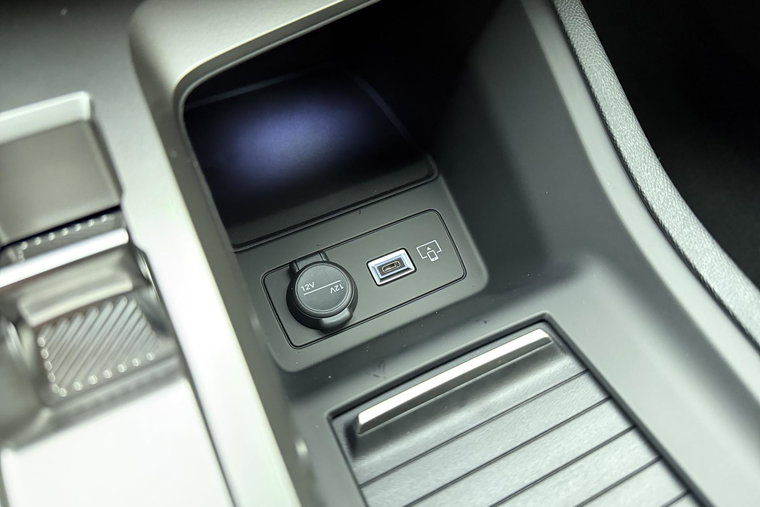 Vehicle Image 35