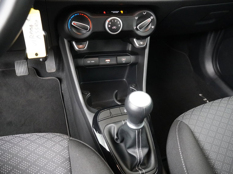 Vehicle Image 32