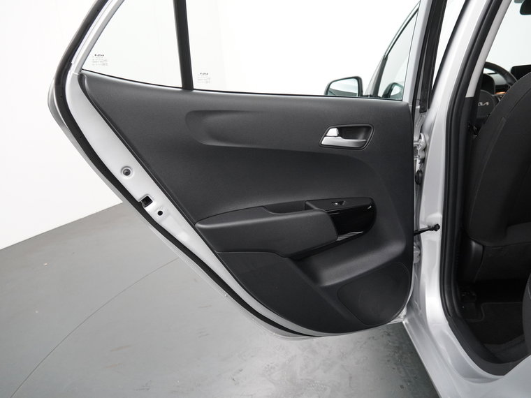 Vehicle Image 36