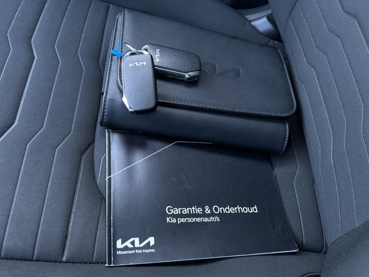Vehicle Image 42