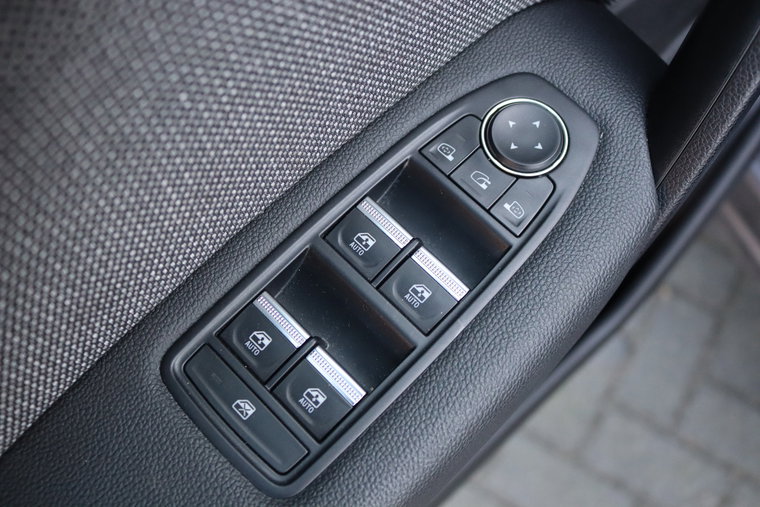 Vehicle Image 24