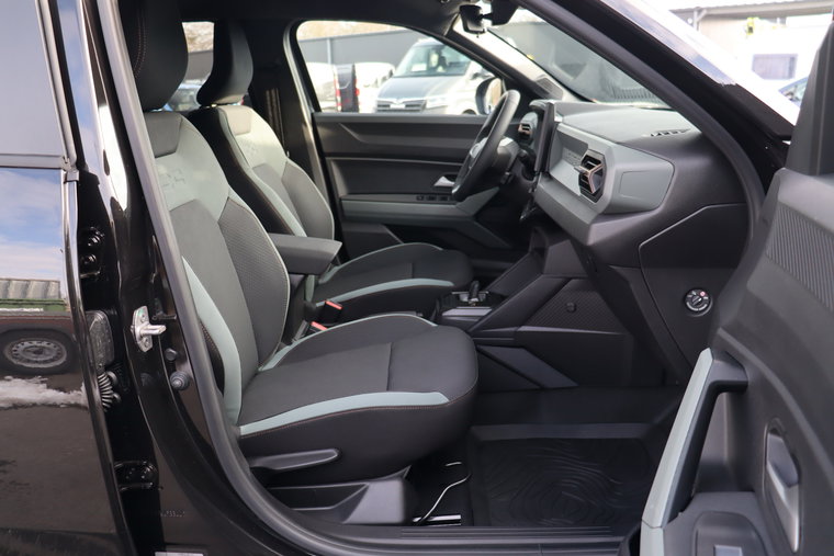 Vehicle Image 12