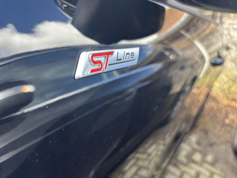 Vehicle Image 33