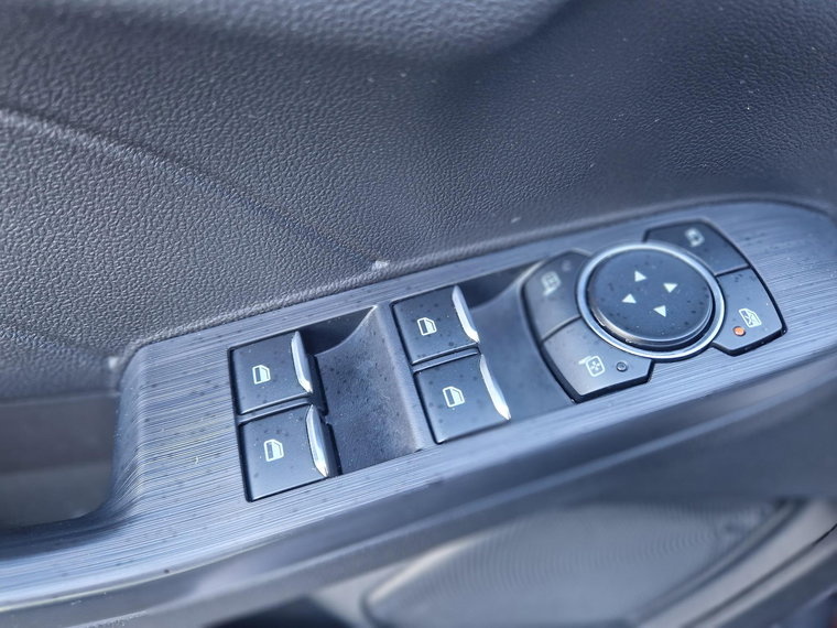 Vehicle Image 28
